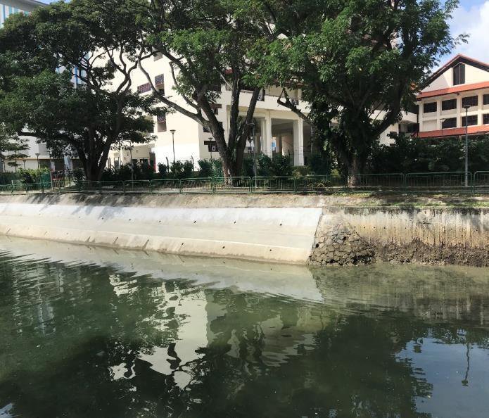 Spalling concrete and structural rehabilitation works on existing canal wall